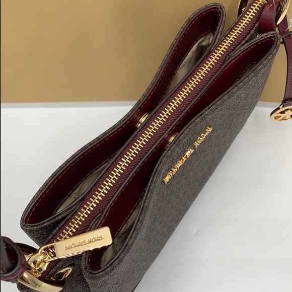 Michael Kors Nicole Lg Triple Compartment Crossbody Merlot - Picture 10 of 11